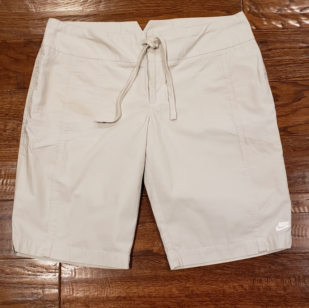 NIKE NWOT Women's Cotton Button/Drawstring Shorts - Size L (12-14)